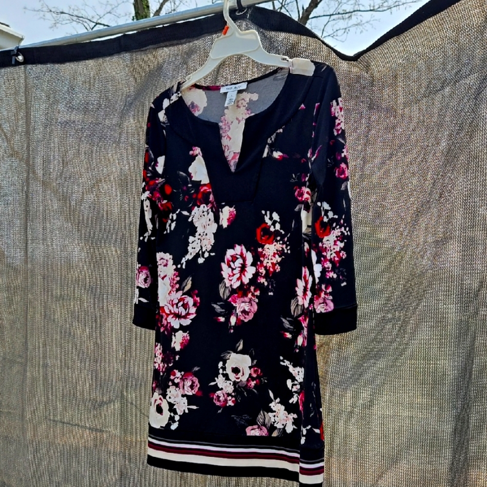 White House Black Market Floral Black Tunic, NWOT